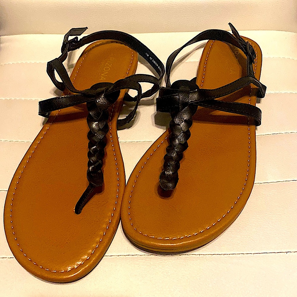Arizona Co. Sandals. Size 11M